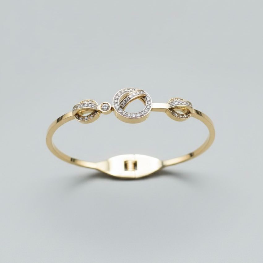 Luxe Loop Diamond Gold Bracelet